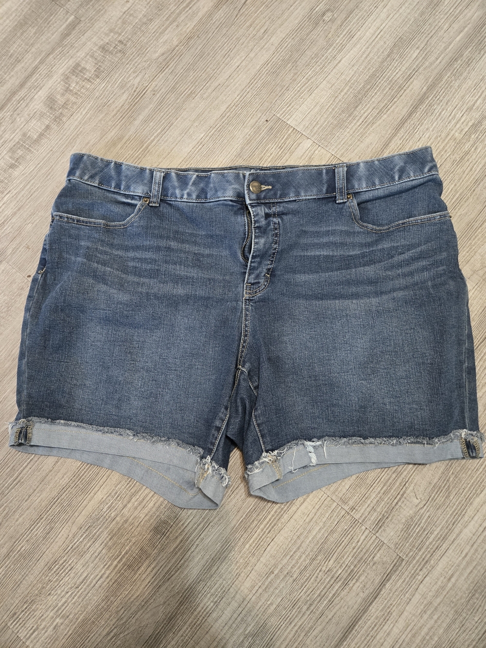 Size 20 Terra & Sky Faded Indigo Cuffed Denim Shorts